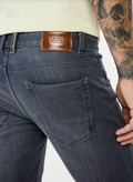Pantalon Camel Active slim fit 5 poches en mélange de coton extensible